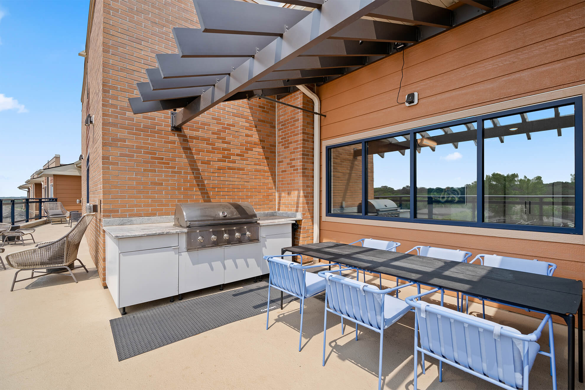 Bathroom with double sink vanity and modern finishes